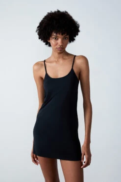 Fond De Robe -Boutique De Mode Luxe 652475405 6