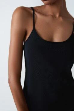 Fond De Robe -Boutique De Mode Luxe 652475405 c