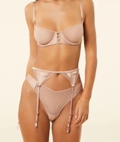 Porte-jarretelles En Soie Détails Tulle -Boutique De Mode Luxe 652766394 c