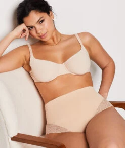 Tanga Gainant Taille Haute Détails Dentelle - Maintien Médium