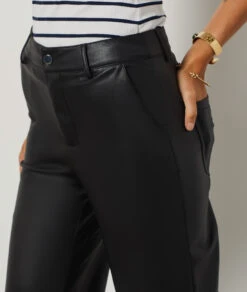 Pantalon 7/8 En Simili Cuir 10 Pantalon 7/8 En Simili Cuir -Boutique De Mode Luxe 653717005 b