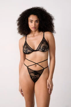 Triangle Sans Armatures En Dentelle Française -Boutique De Mode Luxe 653751405 c
