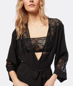 Déshabillé Satiné Détails Dentelle 11 Déshabillé Satiné Détails Dentelle -Boutique De Mode Luxe 653801805 c