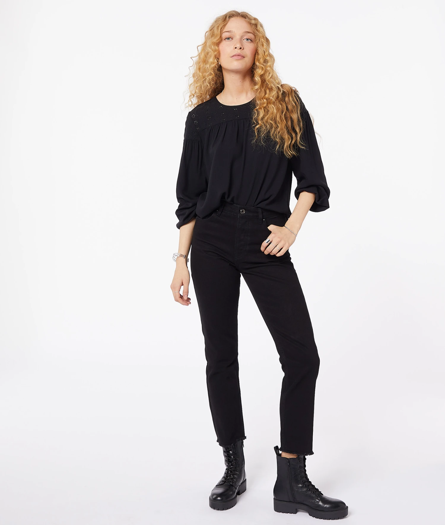 Blouse Détails Broderie 5 Blouse Détails Broderie – Image 3