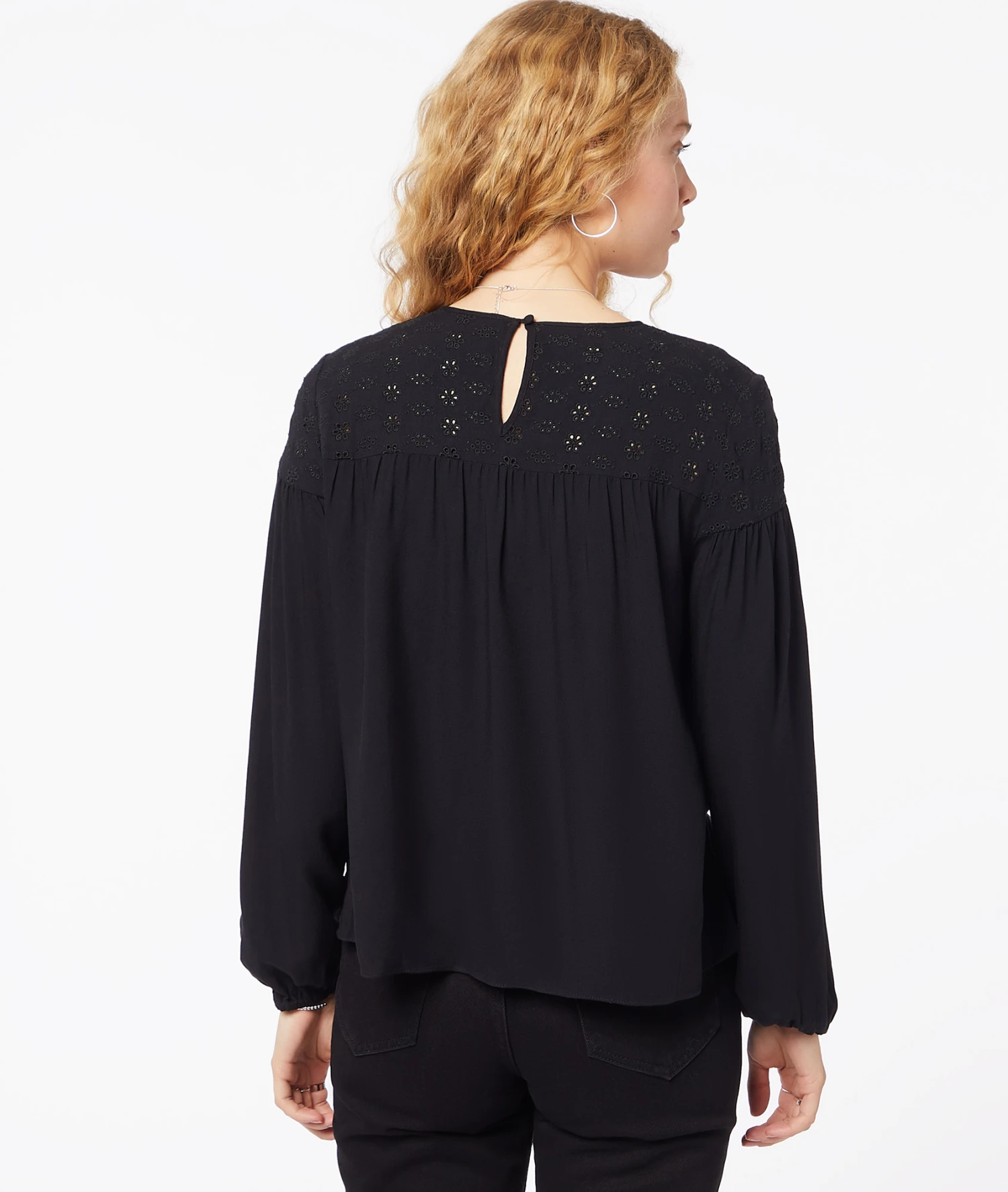 Blouse Détails Broderie 4 Blouse Détails Broderie – Image 2