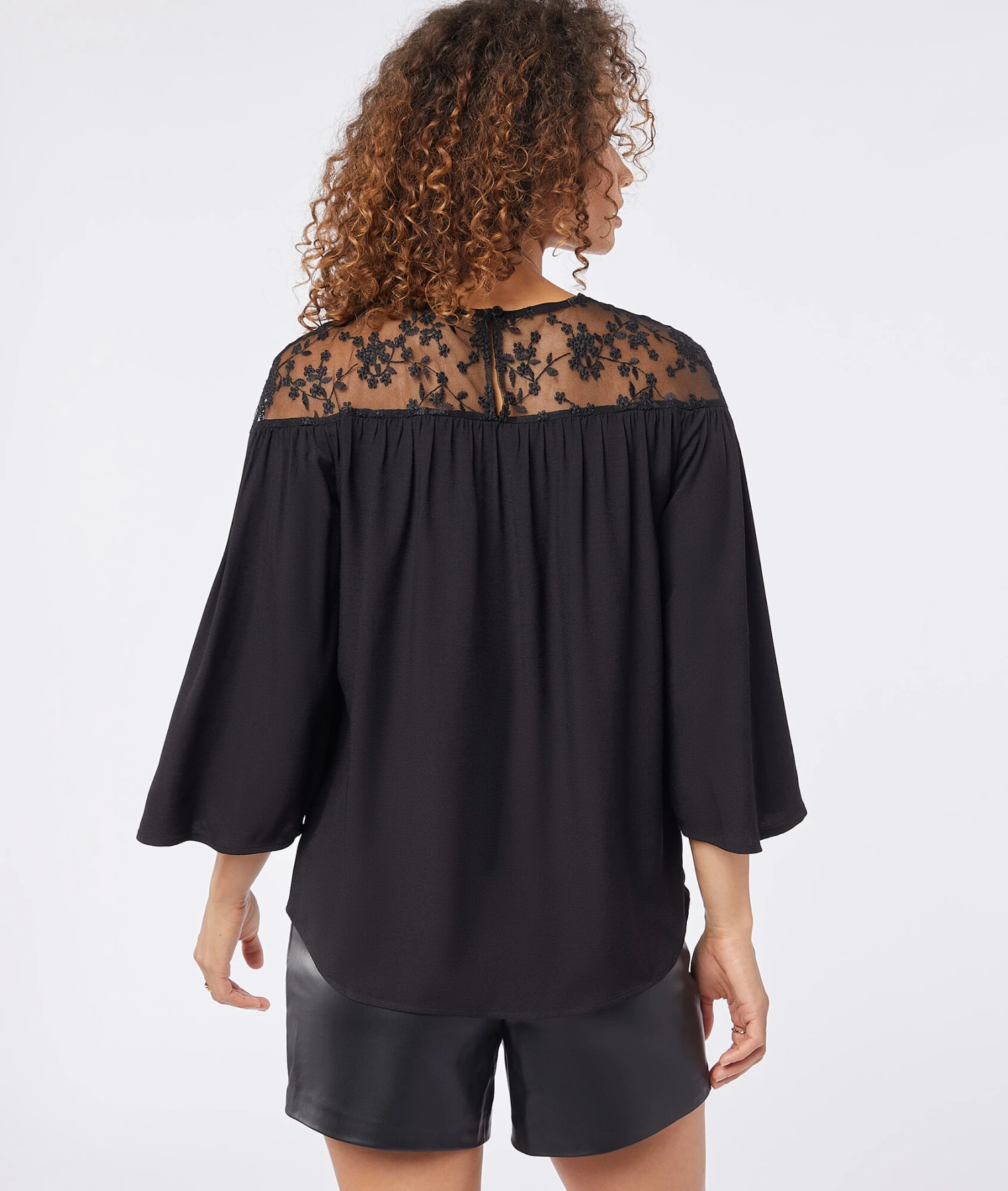 Blouse Fluide Détails Broderies 4 Blouse Fluide Détails Broderies – Image 2