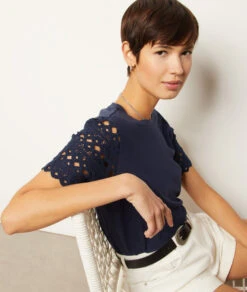 T-shirt à Manches Détails Crochet En Lin Mélangé -Boutique De Mode Luxe 653989425 c