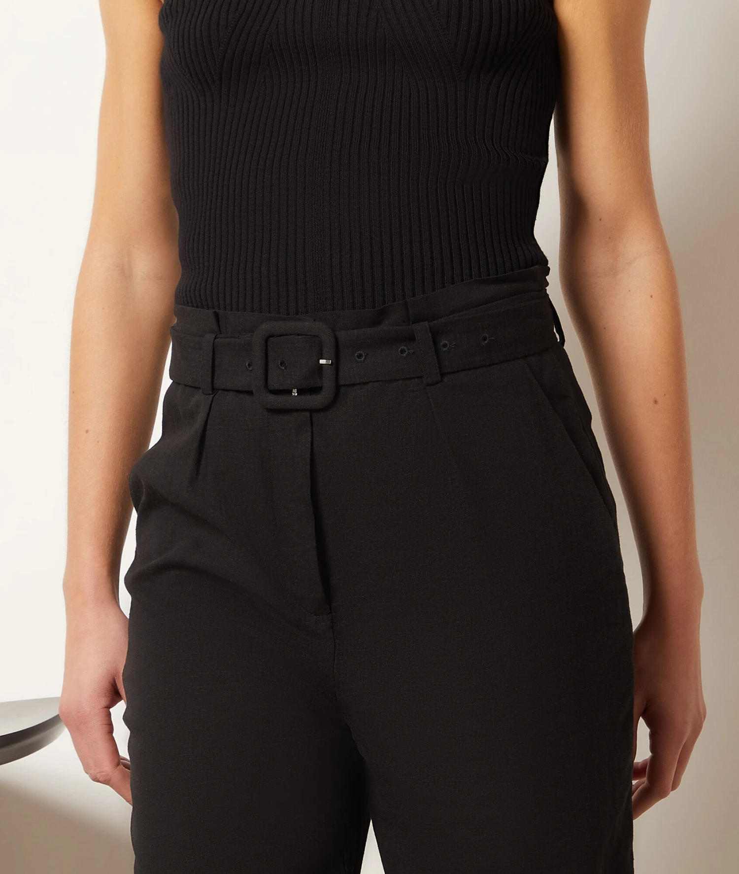 Pantalon Coupe Carotte 6 Pantalon Coupe Carotte – Image 4