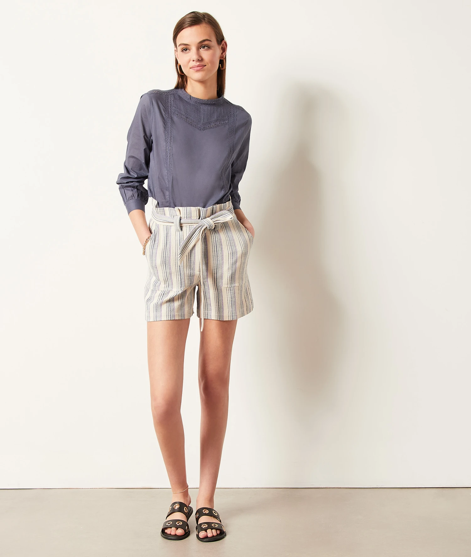 Blouse Détails Brodés 5 Blouse Détails Brodés – Image 3