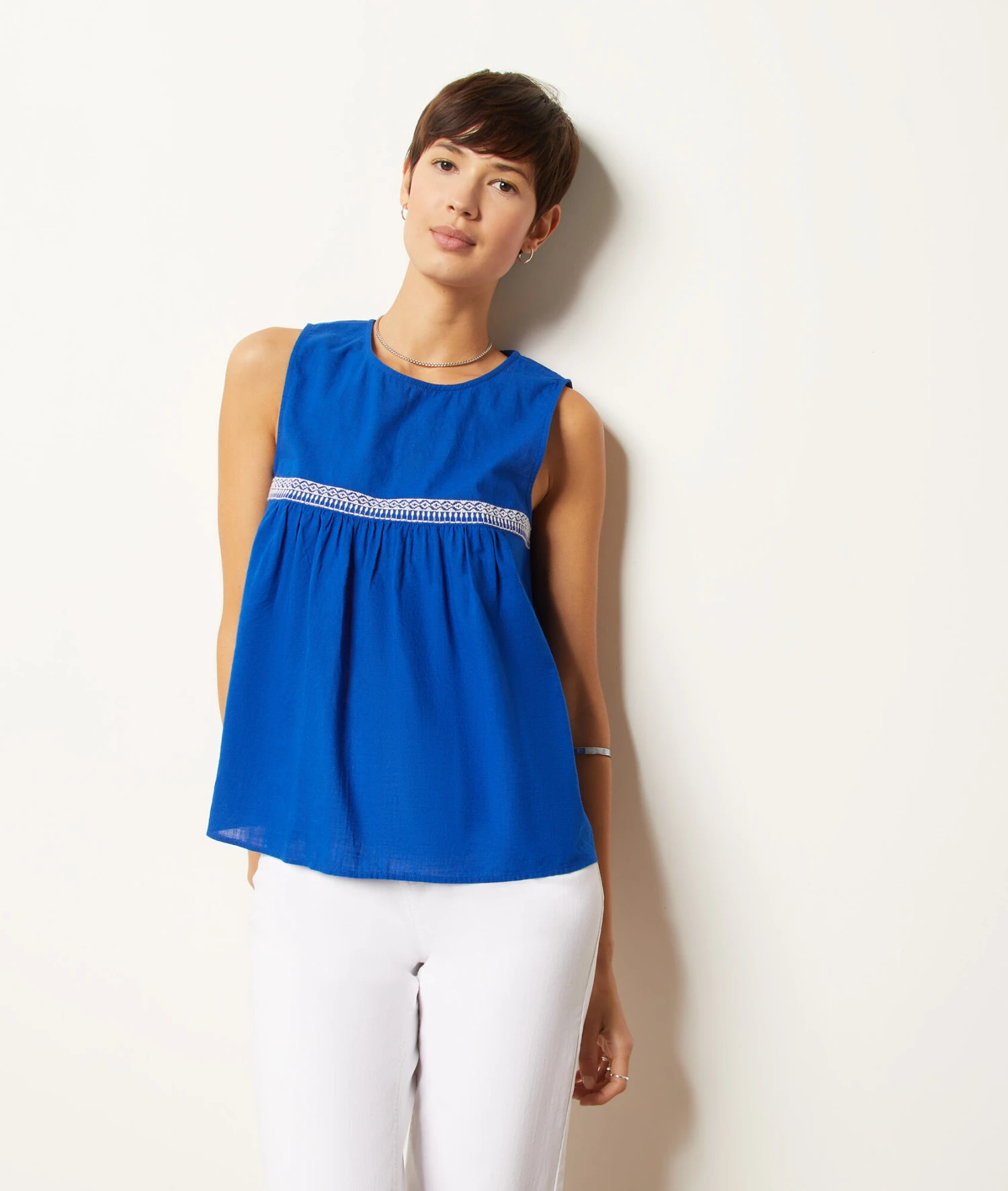 Débardeur à Broderies 100% Coton 7 Débardeur à Broderies 100% Coton – Image 5